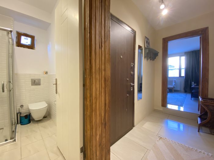 Classic Cozy 1+1 Home in Central Beyoğ