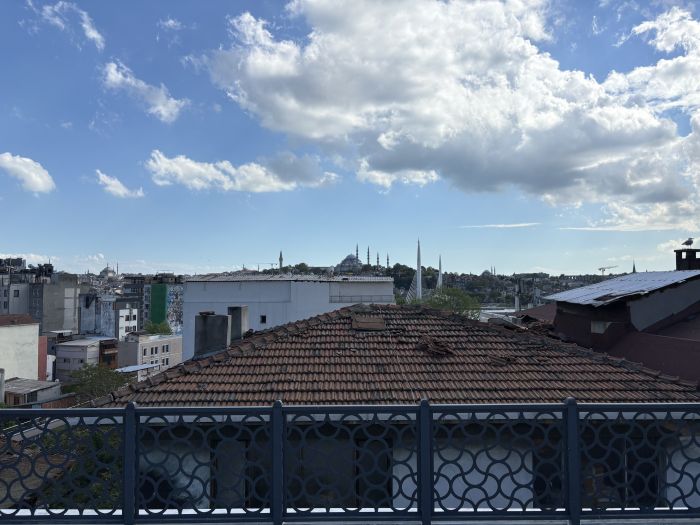 1BR w/ Turkish Hammam • Central Galata Stay