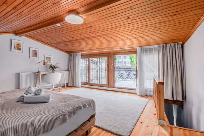 Detached Triplex with Garden & Terrace