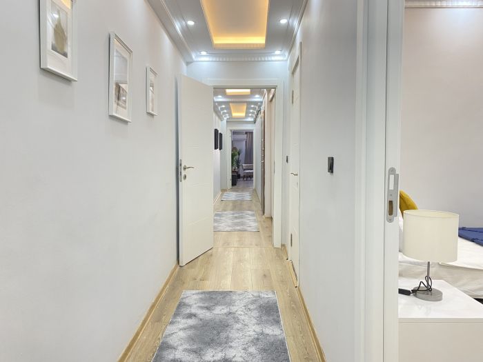 Elegant New Apartment with Fast WiFi