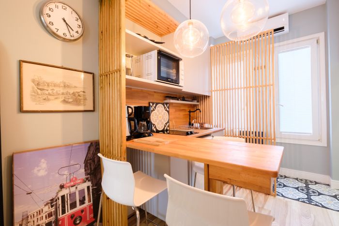City-Center Urban Flat with Private Balcony