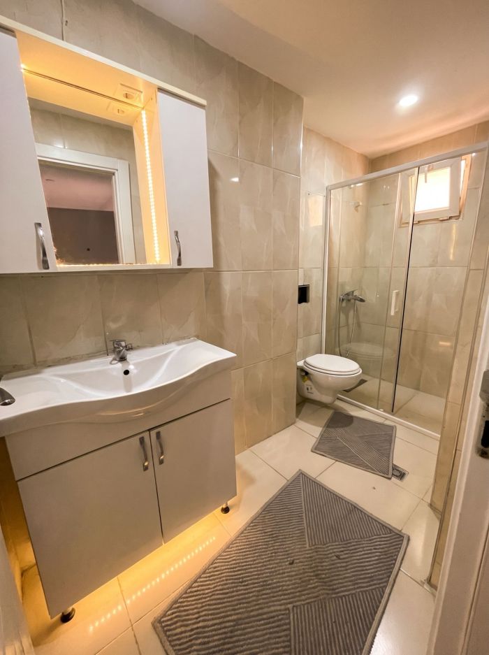 Stylish 2BR Flat Near Grand Bazaar & Eminönü