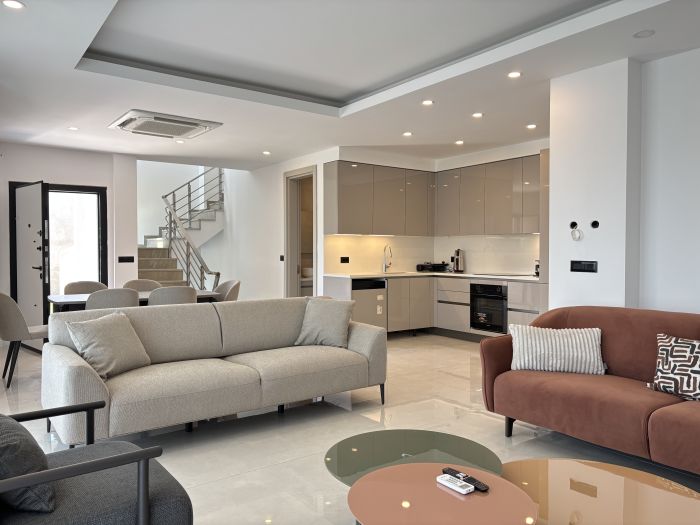 Türkbükü'nde Modern Havuzlu Villa