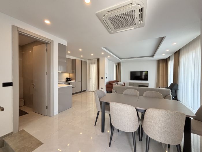 Türkbükü'nde Modern Havuzlu Villa
