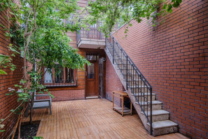 Detached Triplex with Garden & Terrace