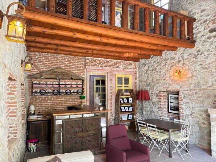 Historic Art House | Award-Winning Gallery Home