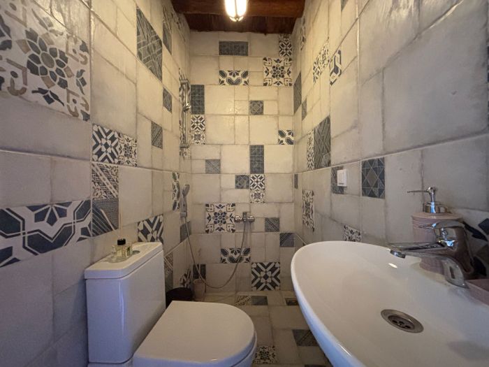 Historic Art House | Award-Winning Gallery Home