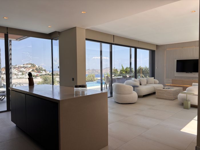 Yalıkavak Villa with Pool, Garden & Sea View
