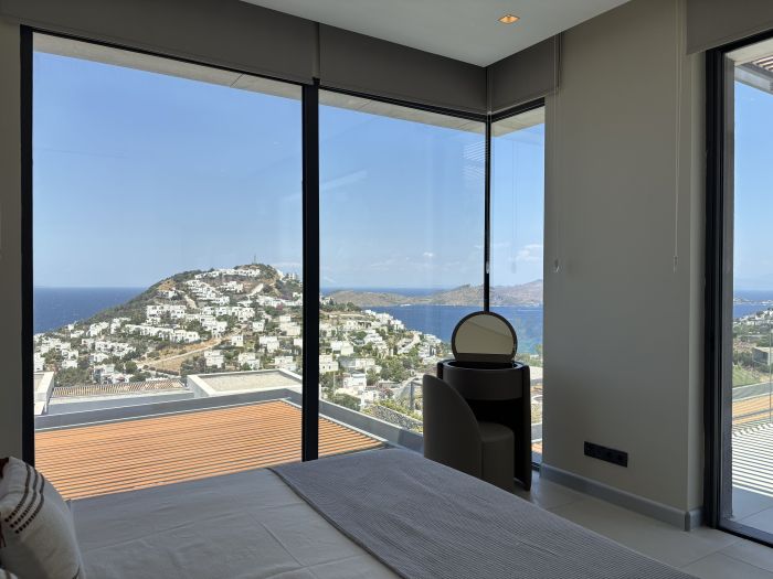 Yalıkavak Villa with Pool, Garden & Sea View