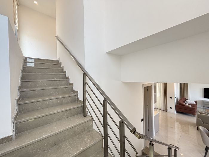 Türkbükü'nde Modern Havuzlu Villa