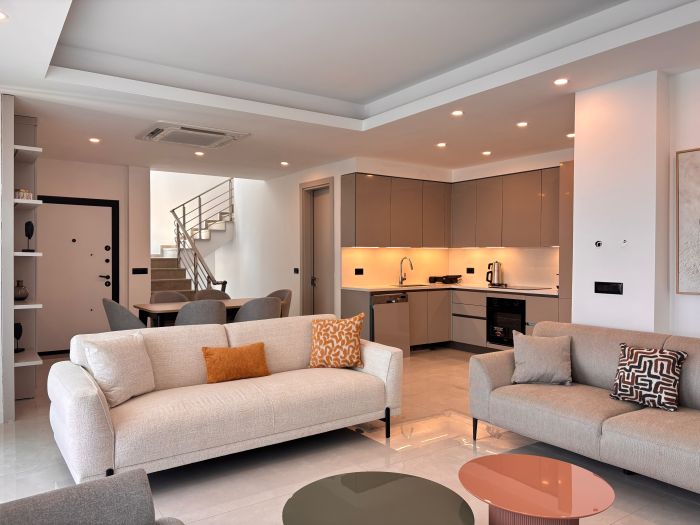 Türkbükü'nde Modern Havuzlu Villa
