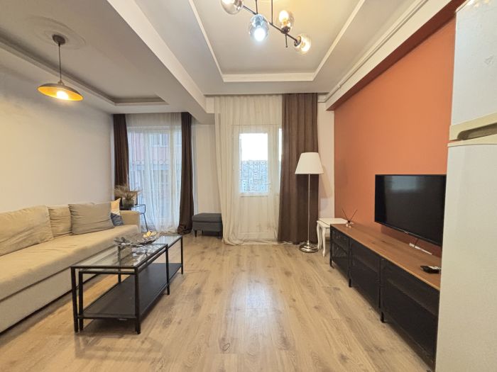 Taksim’in Kalbinde Şık 2+1 Daire!