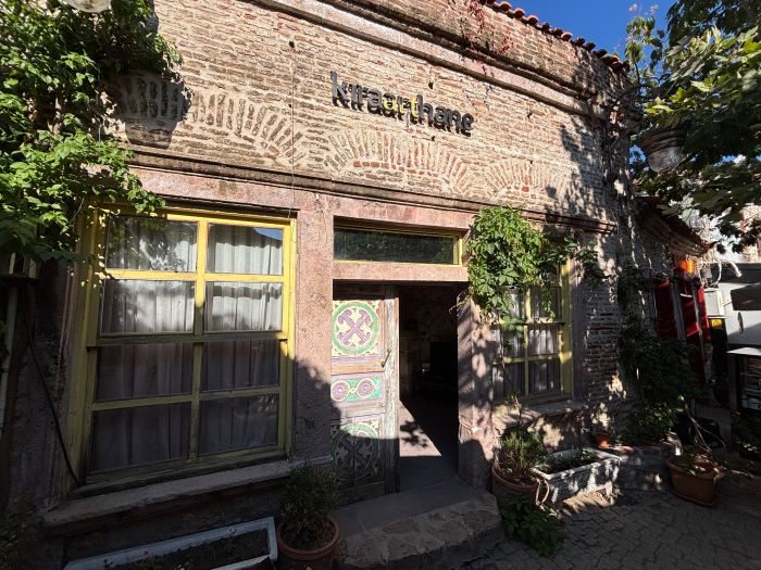 Historic Art House | Award-Winning Gallery Home