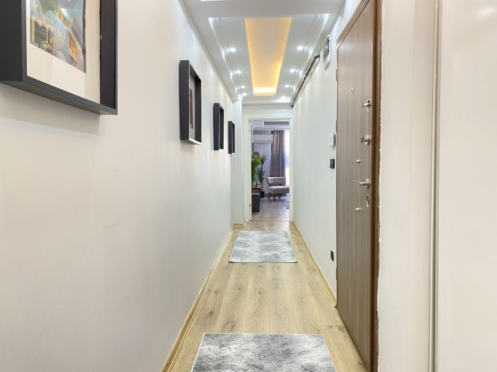Elegant New Apartment with Fast WiFi