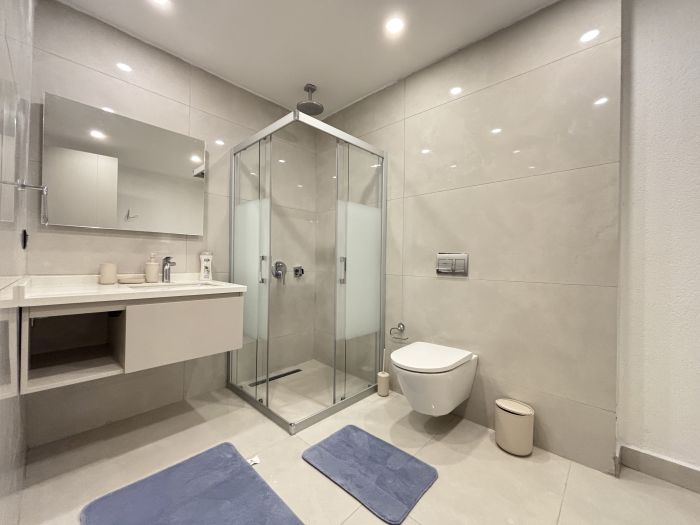 Türkbükü'nde Modern Havuzlu Villa