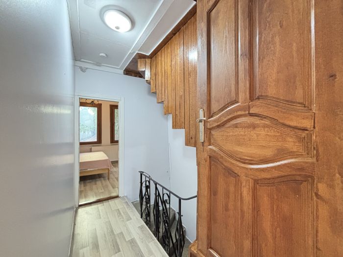 Balat’ta Eşsiz Sanat Evi | 5 Yatak Odası & Bahçe