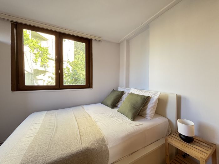 Balat’ta Eşsiz Sanat Evi | 5 Yatak Odası & Bahçe