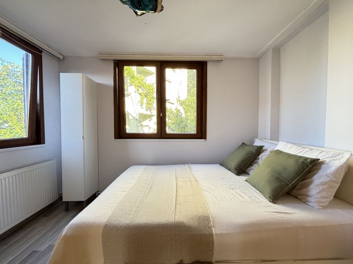 Balat’ta Eşsiz Sanat Evi | 5 Yatak Odası & Bahçe