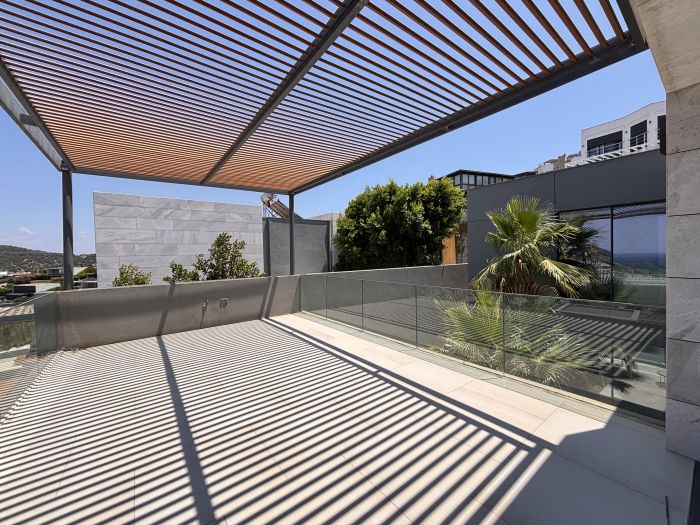 Yalıkavak Villa with Pool, Garden & Sea View