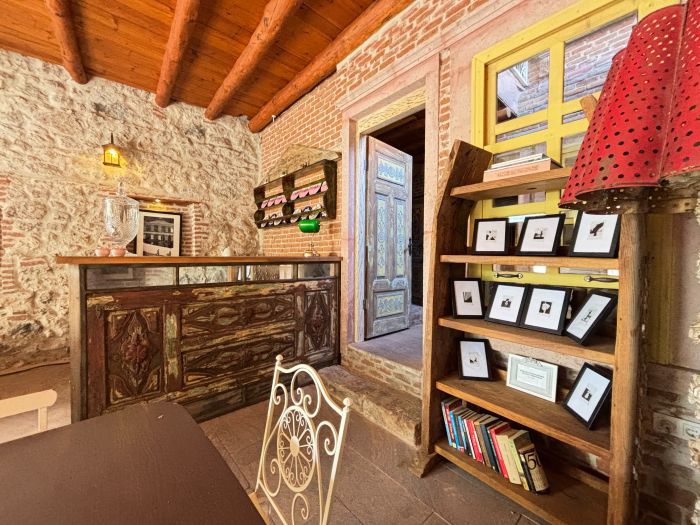 Historic Art House | Award-Winning Gallery Home