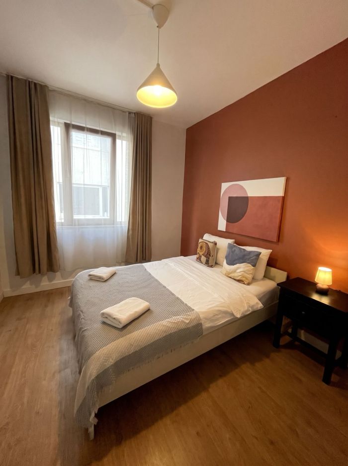 Stylish 2BR Flat Near Grand Bazaar & Eminönü