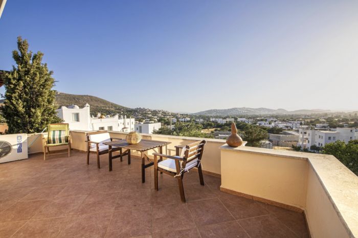 Bodrum Gümüşlük'te Süper Manzaralı, Popüler Plajla