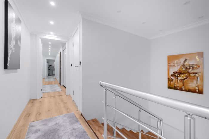 Stylish City Apartment | High-Speed WiF & Elevator