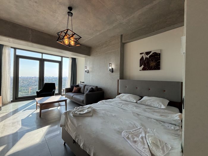 Luxury Studio on the 19th Floor | Queen Bomonti