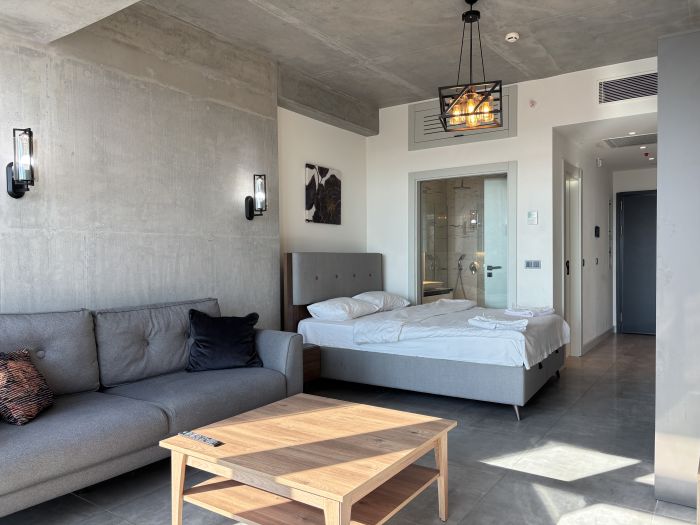 Luxury Studio on the 19th Floor | Queen Bomonti