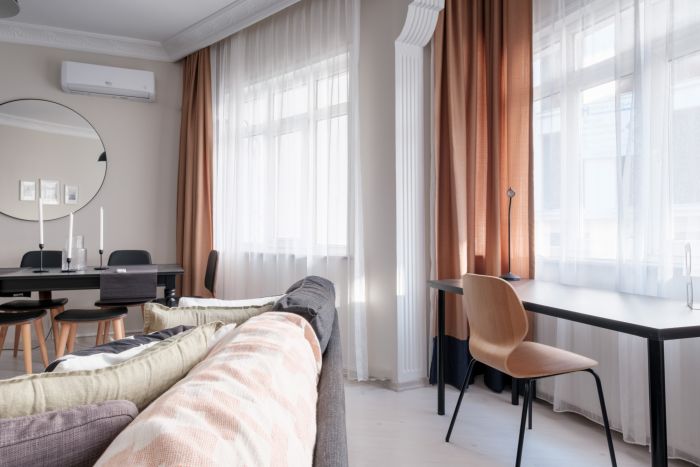 Stylish Flat w/ Balcony – 5 Mins from Taksim Square