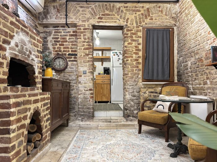 Balat’ta Eşsiz Sanat Evi | 5 Yatak Odası & Bahçe