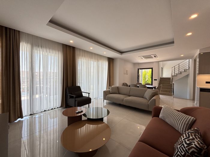 Türkbükü'nde Modern Havuzlu Villa