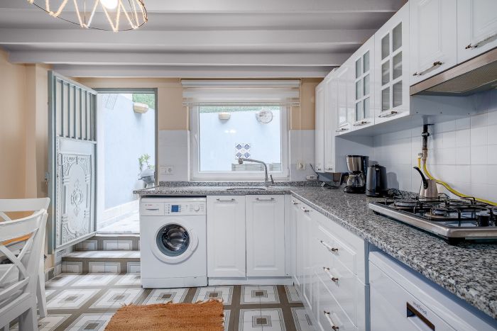 Cozy Home with Cozy Garden in Ortakoy
