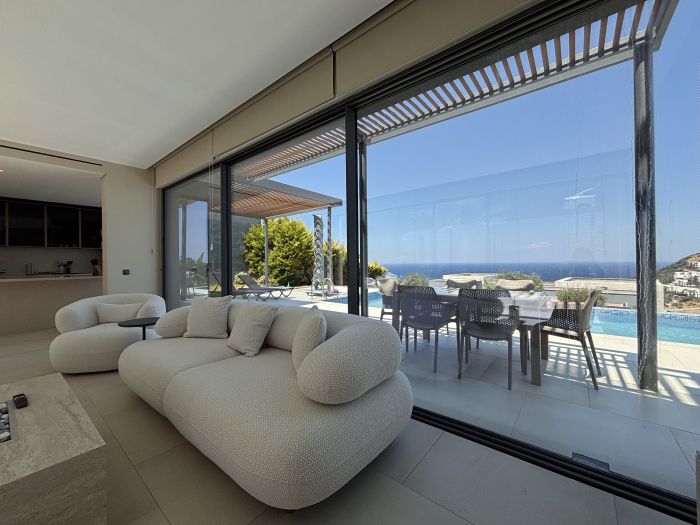 Yalıkavak Villa with Pool, Garden & Sea View