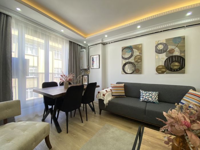Elegant New Apartment with Fast WiFi