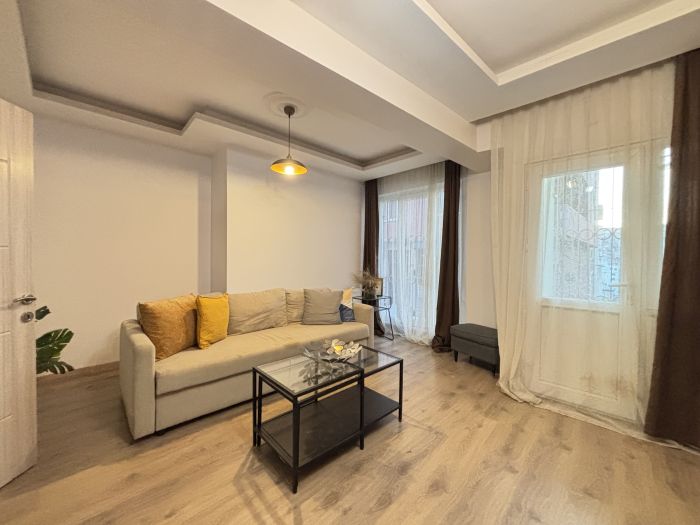 Taksim’in Kalbinde Şık 2+1 Daire!