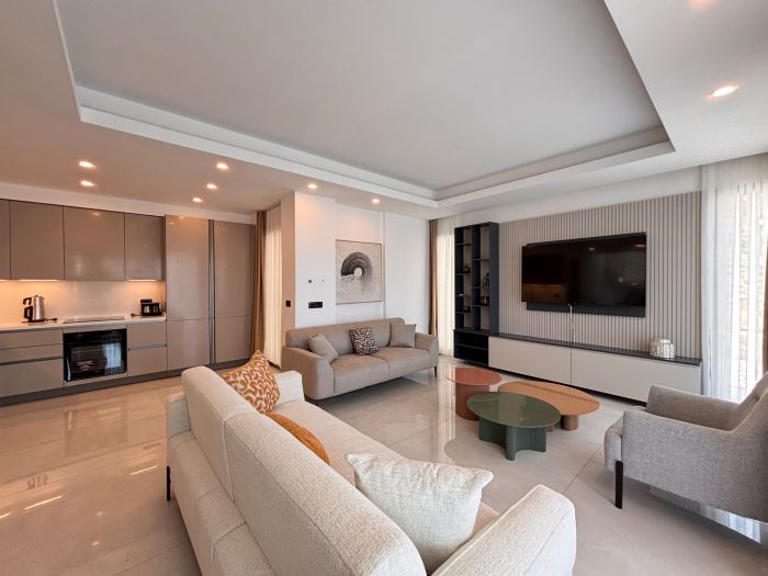 Türkbükü'nde Modern Havuzlu Villa