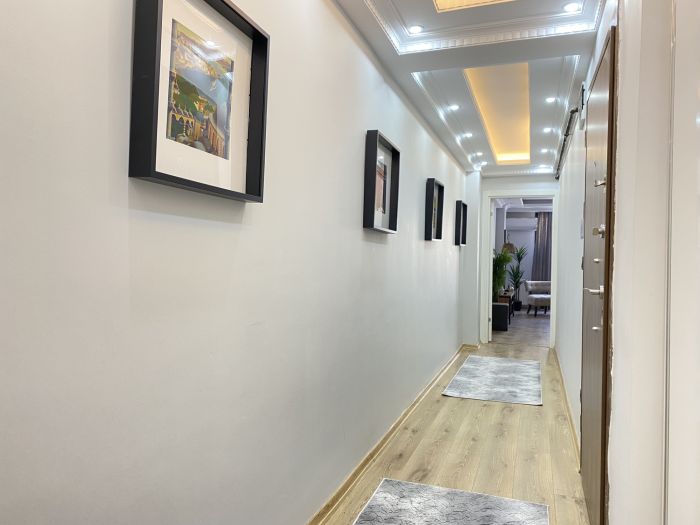 Elegant New Apartment with Fast WiFi