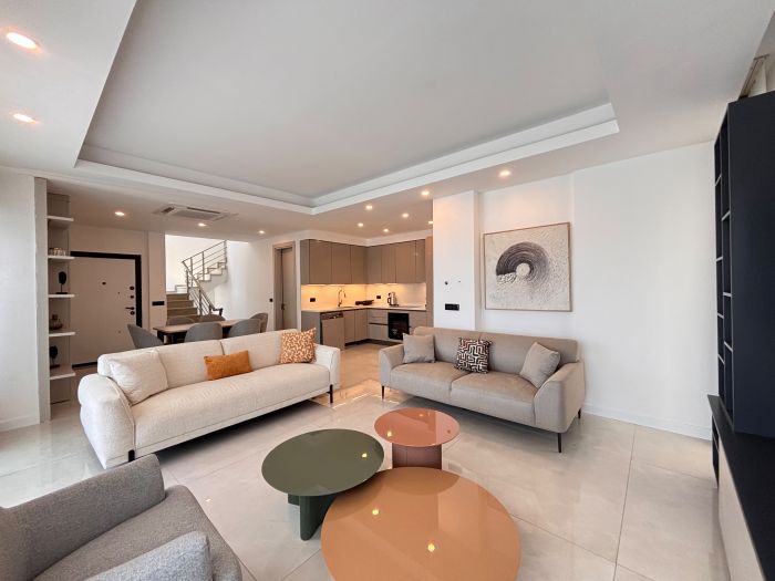 Türkbükü'nde Modern Havuzlu Villa
