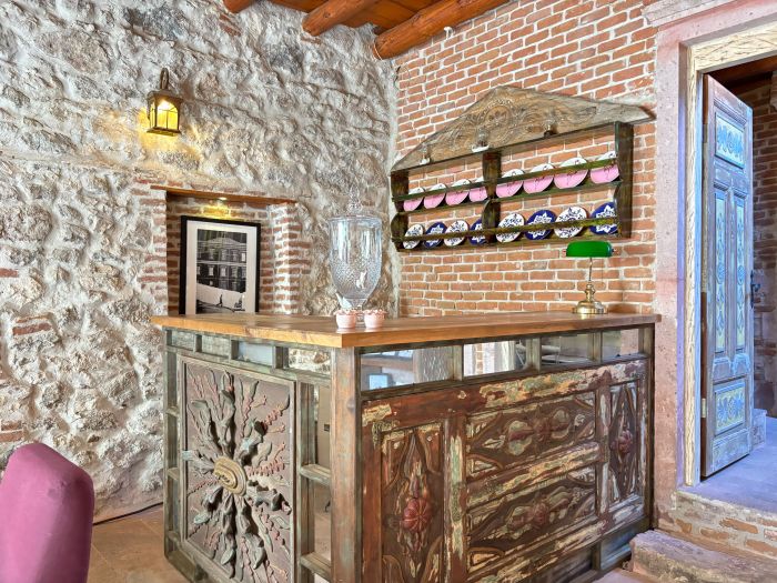 Historic Art House | Award-Winning Gallery Home