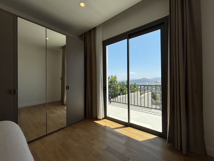 Türkbükü'nde Modern Havuzlu Villa