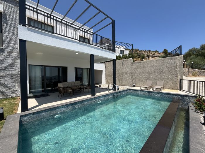 Türkbükü'nde Modern Havuzlu Villa