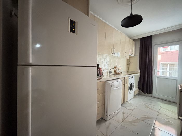 Cozy 2BR Home in Taksim • Near Acıbadem