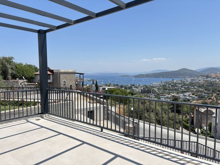 Türkbükü'nde Modern Havuzlu Villa