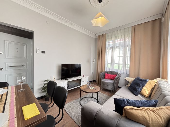 Stylish 1BR w/ Private Turkish Bath • Near Galata