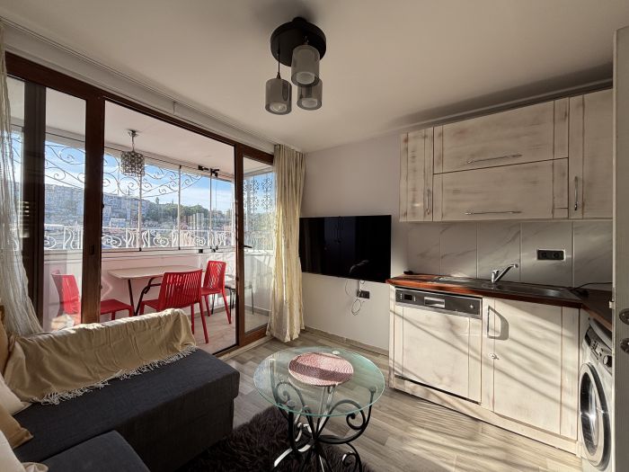 Balat’ta Eşsiz Sanat Evi | 5 Yatak Odası & Bahçe