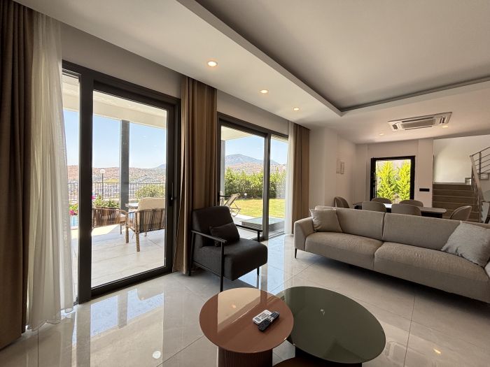 Türkbükü'nde Modern Havuzlu Villa