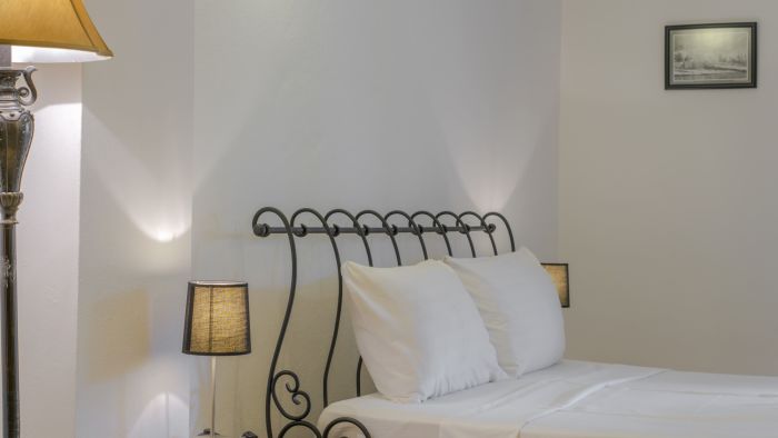 Villa with Garden & Shared Pool – 4 Min from Beach