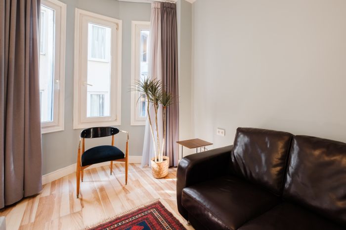 City-Center Urban Flat with Private Balcony
