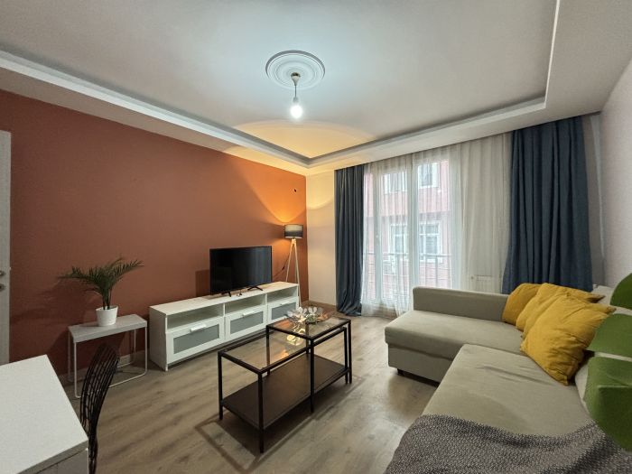 Taksim’in Kalbinde Şık 2+1 Daire!